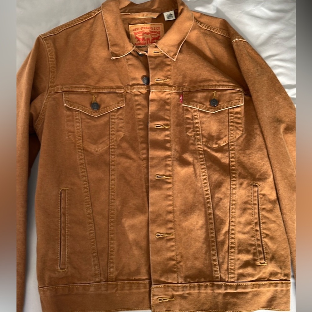 Levi’s trucker jacket